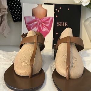 Gucci Brown Leather Sandals